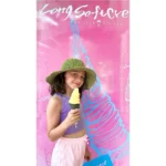 沖縄アメリカンビレッジ🎡の新定番🍦【日本１長いソフトクリームin沖縄】😊🍦😊. いつもいいね👍ありがとうございます🙇.
.
可愛い女の子のご来店です😍📷😍.
ご来店いただき本当にありがとうございます😊😊😊.
.
ロングソフトクリーム沖縄アメリカンビレッジでは、お客様の沖縄での思い出と笑顔と喜びつくりを全力でサポートします😊☺️

是非、沖縄に来た際は、ご賞味し笑顔と思い出つくりにご来店してくださいね！.
.
.
. 各メディア（Google TVCM ・旅サラダ・じゃらん・超無敵クラス・ごぶごぶ・マツコ会議・限界突破‼︎・YouTube・TikTokなどなど）で話題の、元祖ロングソフトクリーム大阪アメリカ村店🍦が沖縄🏝北谷美浜アメリカンビレッジ🎡に登場‼︎😀😁😊. . 場所. . .〒904-0115. 沖縄県中頭郡北谷町字美浜9-1. デポアイランドビルD館1F. ブルーシールアイスクリーム　デポアイランドさんの1Fです 😊😆. . . 営業時間. . OPEN...12:00PM. CLOSE...9:30PM. . . メニュー. . 
全長40cmの日本一長いソフトクリーム🍦. . 全長30cmの沖縄一長いソフトクリーム🍦. . 全長20cmのノーマルソフトクリーム🍦.
.
3種類の巻き方を楽しめます🍦😆. . . テイスト. . 「あっさり」「さっぱり」低カロリーのバニラ味😊と沖縄マンゴー味🥭. . . 沖縄旅行、沖縄家族旅行、沖縄修学旅行、沖縄卒業旅行の思い出の1ページにいかがですか？^_^. . 🍦ロングソフトクリーム沖縄アメリカンビレッジ🍦では、お客様の喜びつくりを全力でサポートします😊☺️. . 是非、ご来店お待ちしております！  It is an icecream shop in Okinawa🍦. . Please come to eat by all means❤️. . Long Softcream ロングソフトクリーム沖縄アメリカンビレッジ HP.  https://longsoftcream.jp/.
.

#アメリカンビレッジ#美浜アメリカンビレッジ#アメリカンビレッジ沖縄#long_softcream_okinawa#okinawaicecream#아메리칸빌리지#北谷カフェ#okinawacafe#오키나와카페#冲绳#沖縄修学旅行#沖縄スイーツ#沖縄アイス#北谷アメリカンビレッジ#okinawatravel#오키나와여행#冲绳旅行#沖縄インスタ映え#오키나와가족여행#沖縄カフェ部#okinawancuisine#ロングソフトクリーム沖縄#沖縄好き